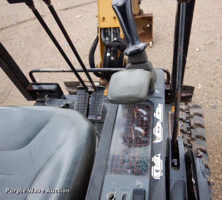 image for item MH9158 2005 Caterpillar 301.8  mini excavator