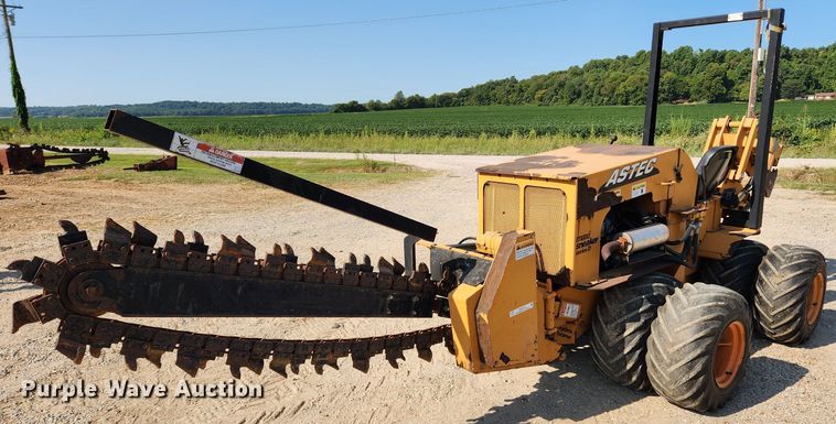 image for item MK9319 2008 Astec Maxi Sneaker D  trencher