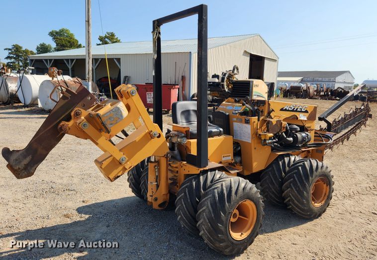 image for item MK9319 2008 Astec Maxi Sneaker D  trencher