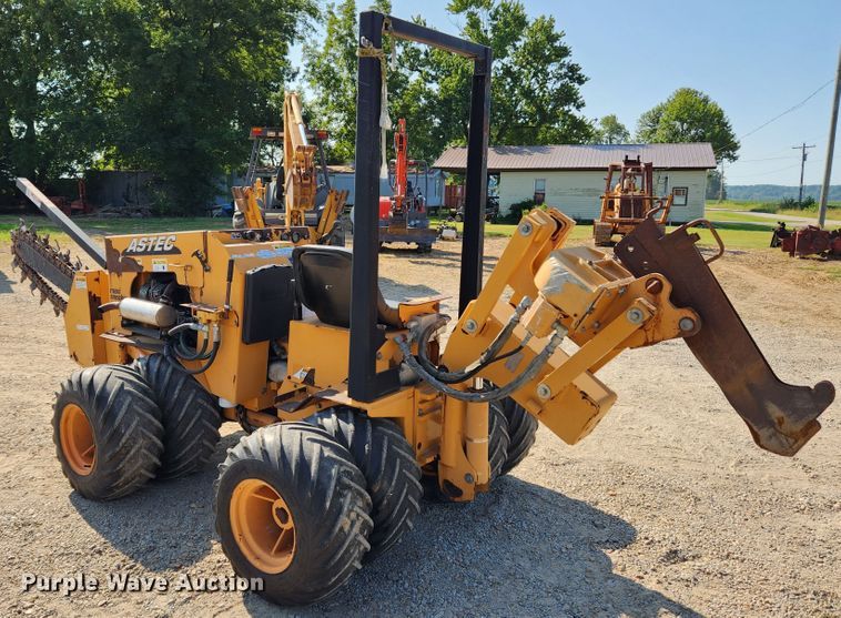 image for item MK9319 2008 Astec Maxi Sneaker D  trencher