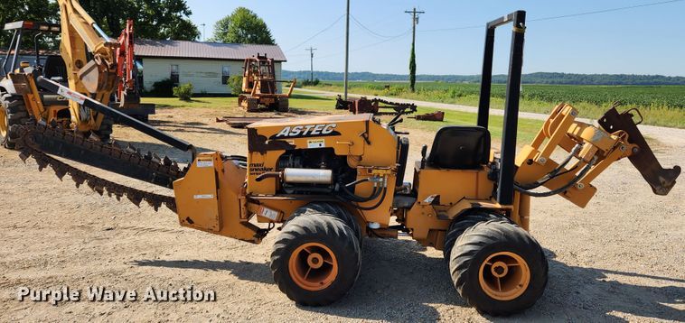 image for item MK9319 2008 Astec Maxi Sneaker D  trencher