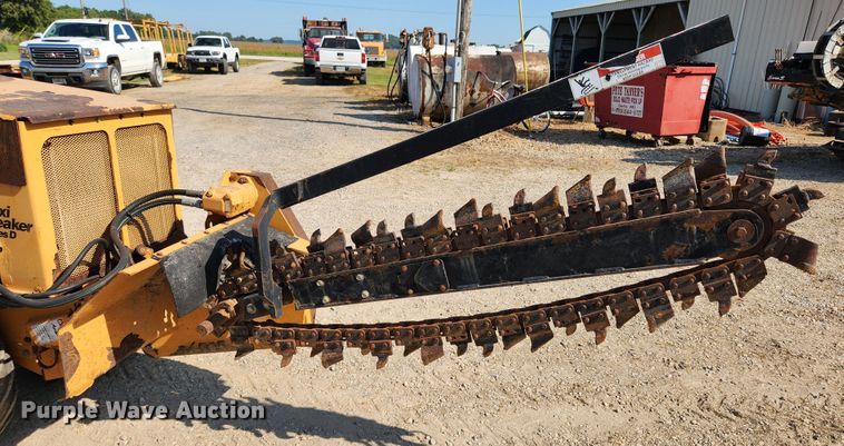 image for item MK9319 2008 Astec Maxi Sneaker D  trencher