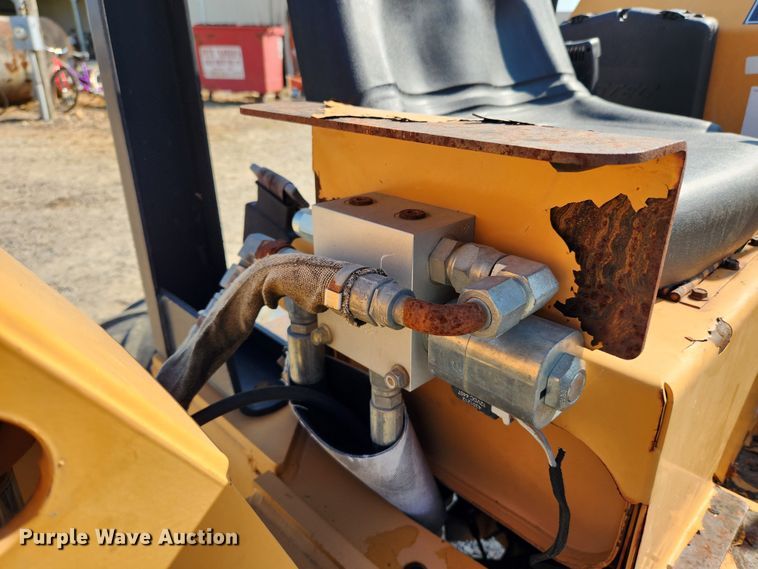 image for item MK9319 2008 Astec Maxi Sneaker D  trencher