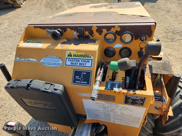 image for item MK9319 2008 Astec Maxi Sneaker D  trencher