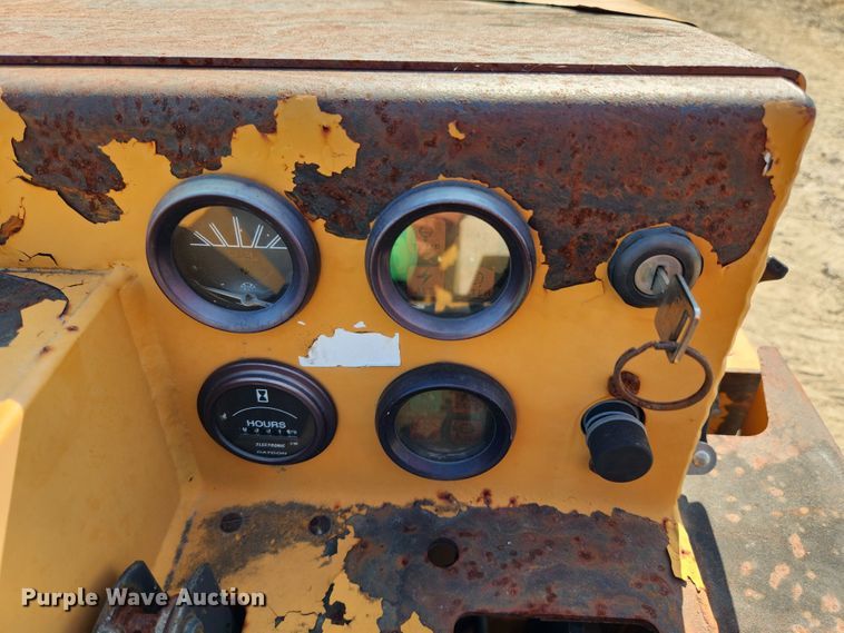 image for item MK9319 2008 Astec Maxi Sneaker D  trencher