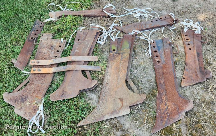 image for item MK9319 2008 Astec Maxi Sneaker D  trencher