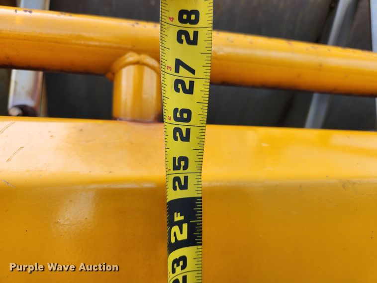 image for item MK9350 2002 International 4900  dump truck