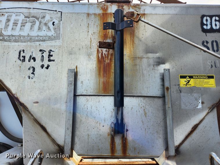 image for item MK9350 2002 International 4900  dump truck