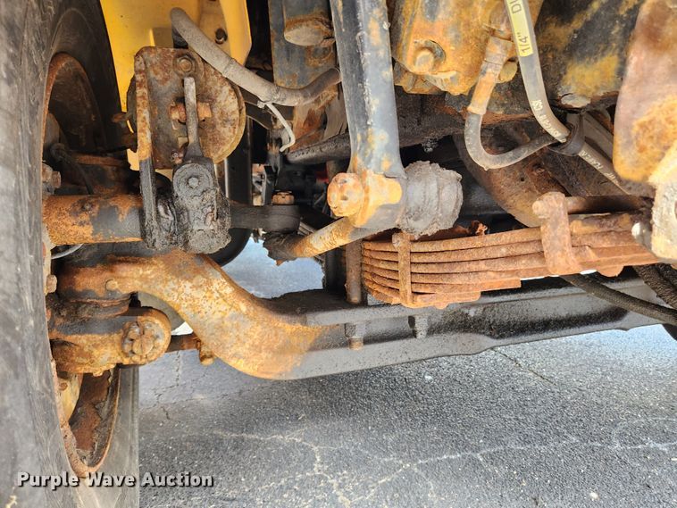 image for item MK9350 2002 International 4900  dump truck