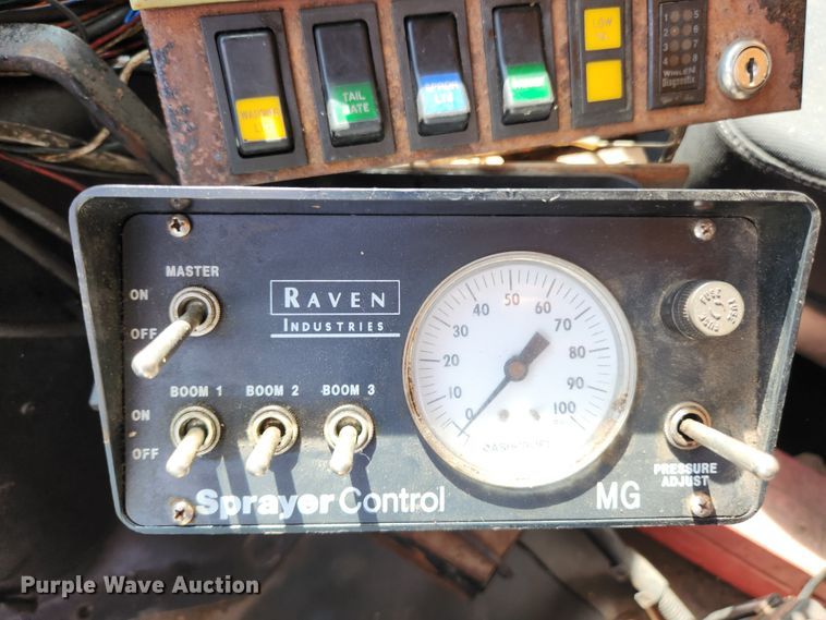 image for item MK9350 2002 International 4900  dump truck