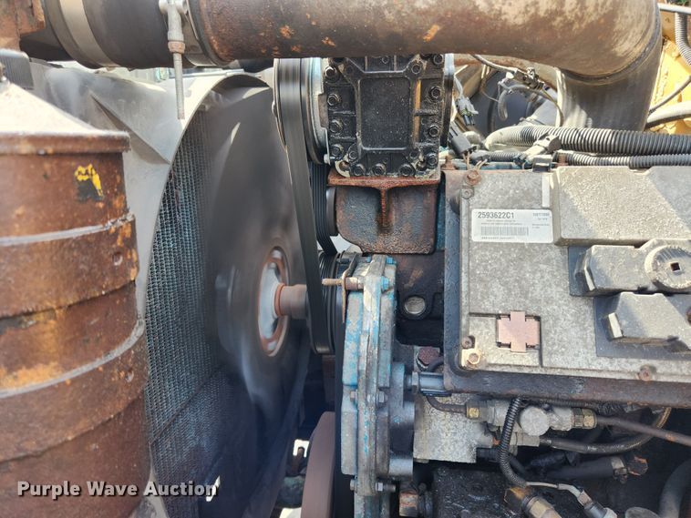 image for item MK9350 2002 International 4900  dump truck