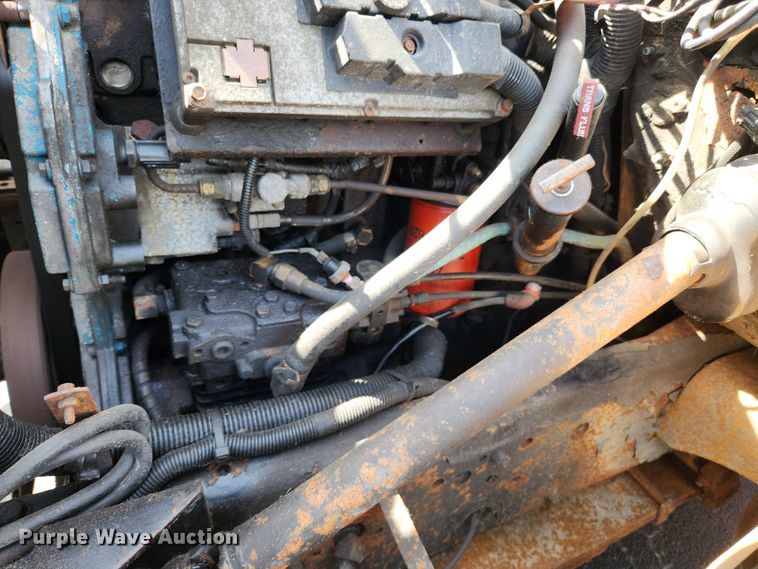 image for item MK9350 2002 International 4900  dump truck