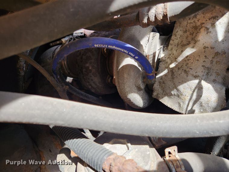 image for item MK9350 2002 International 4900  dump truck