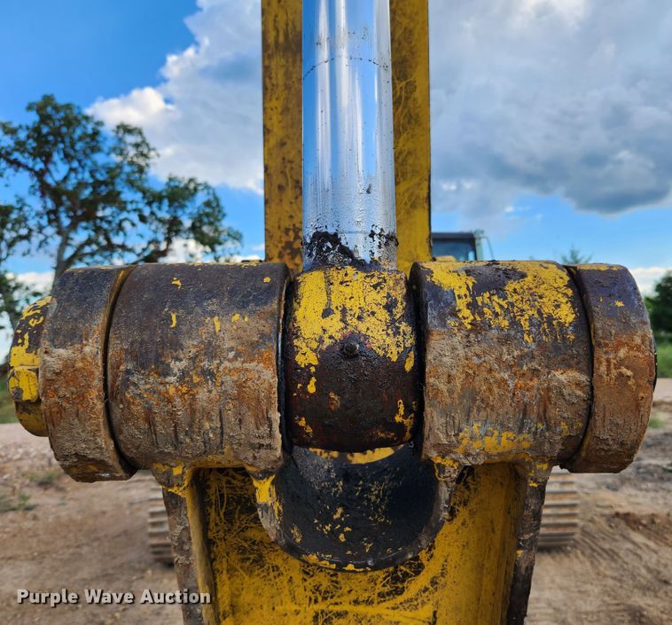 image for item MK9352 1994 Kobelco SK200LC  excavator