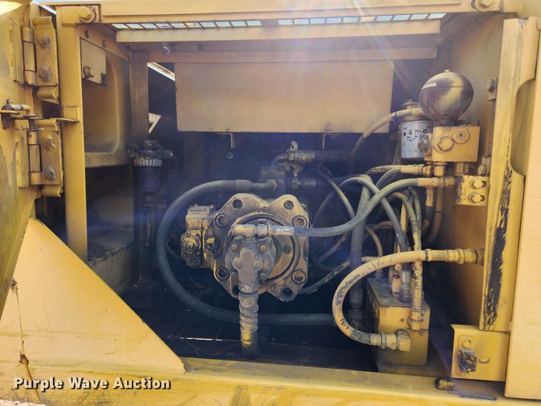 image for item MK9352 1994 Kobelco SK200LC  excavator