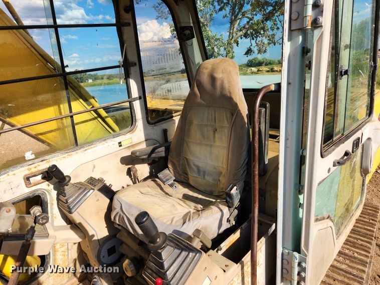 image for item MK9352 1994 Kobelco SK200LC  excavator