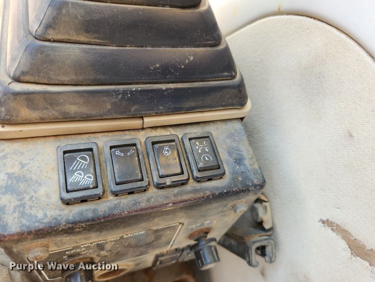 image for item MK9352 1994 Kobelco SK200LC  excavator