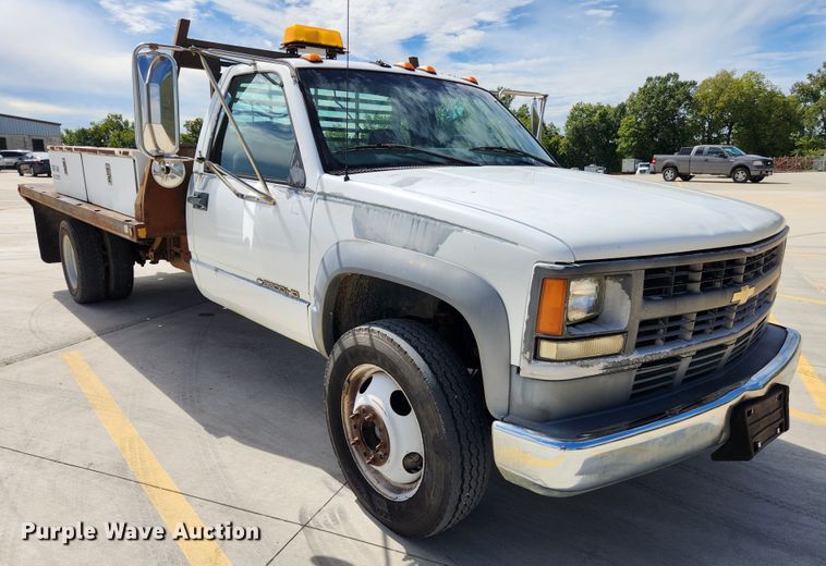 image for item MK9355 2000 Chevrolet 3500 HD  flatbed pickup truck