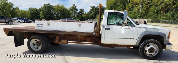 image for item MK9355 2000 Chevrolet 3500 HD  flatbed pickup truck