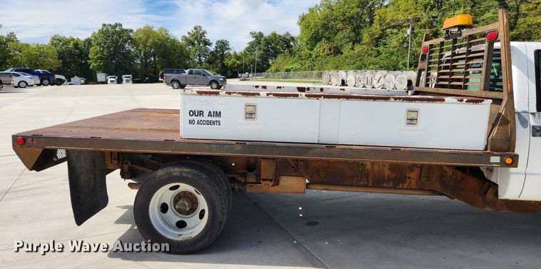 image for item MK9355 2000 Chevrolet 3500 HD  flatbed pickup truck