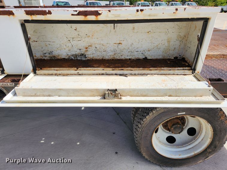 image for item MK9355 2000 Chevrolet 3500 HD  flatbed pickup truck