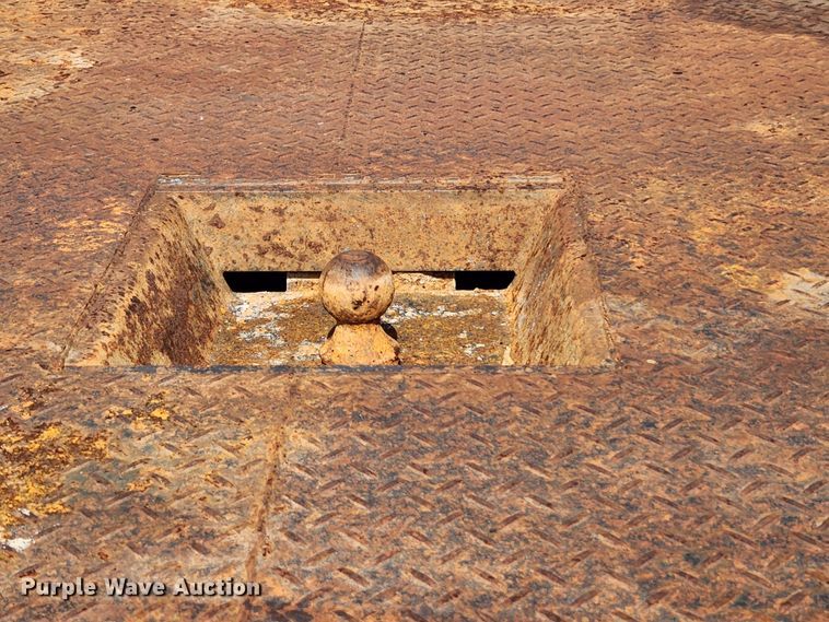 image for item MK9355 2000 Chevrolet 3500 HD  flatbed pickup truck