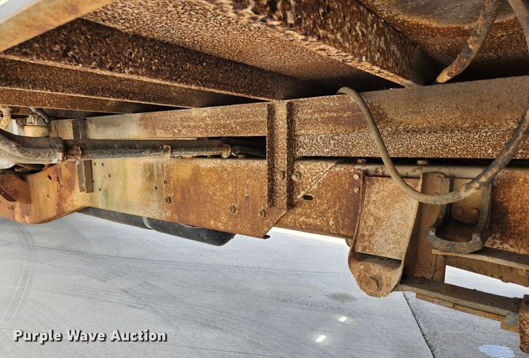 image for item MK9355 2000 Chevrolet 3500 HD  flatbed pickup truck