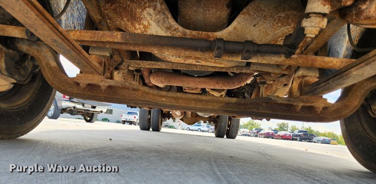 image for item MK9355 2000 Chevrolet 3500 HD  flatbed pickup truck