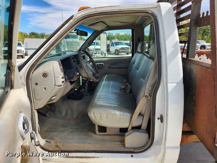 image for item MK9355 2000 Chevrolet 3500 HD  flatbed pickup truck