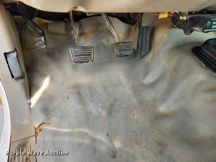 image for item MK9355 2000 Chevrolet 3500 HD  flatbed pickup truck