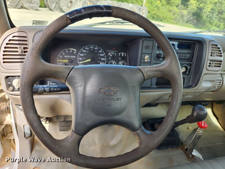 image for item MK9355 2000 Chevrolet 3500 HD  flatbed pickup truck