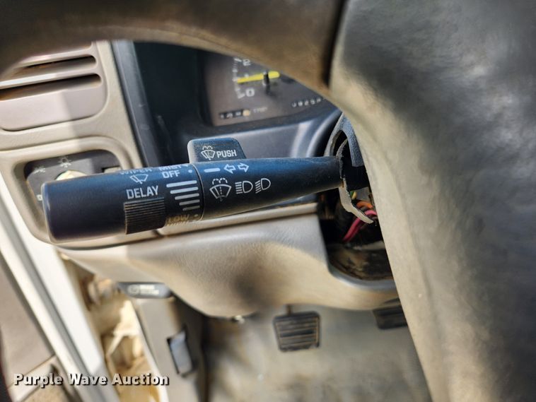 image for item MK9355 2000 Chevrolet 3500 HD  flatbed pickup truck