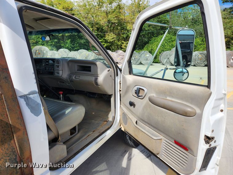 image for item MK9355 2000 Chevrolet 3500 HD  flatbed pickup truck