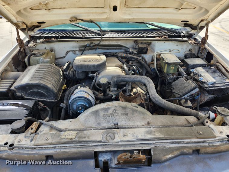 image for item MK9355 2000 Chevrolet 3500 HD  flatbed pickup truck