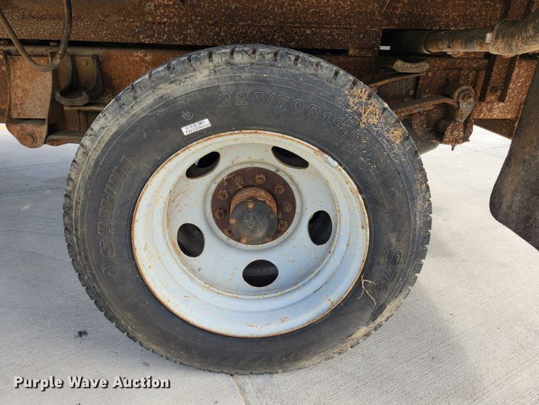 image for item MK9355 2000 Chevrolet 3500 HD  flatbed pickup truck