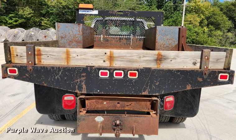 image for item MK9356 2000 Chevrolet 3500HD  flatbed pickup truck