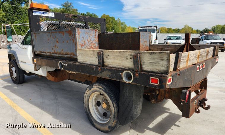 image for item MK9356 2000 Chevrolet 3500HD  flatbed pickup truck