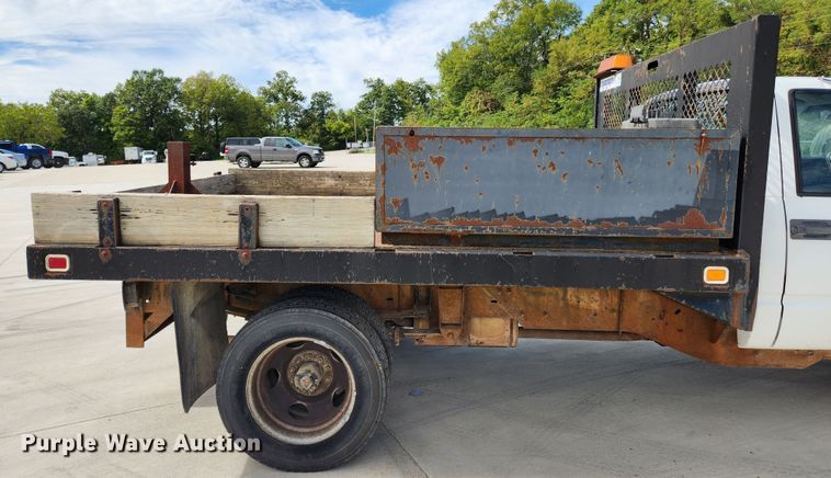 image for item MK9356 2000 Chevrolet 3500HD  flatbed pickup truck