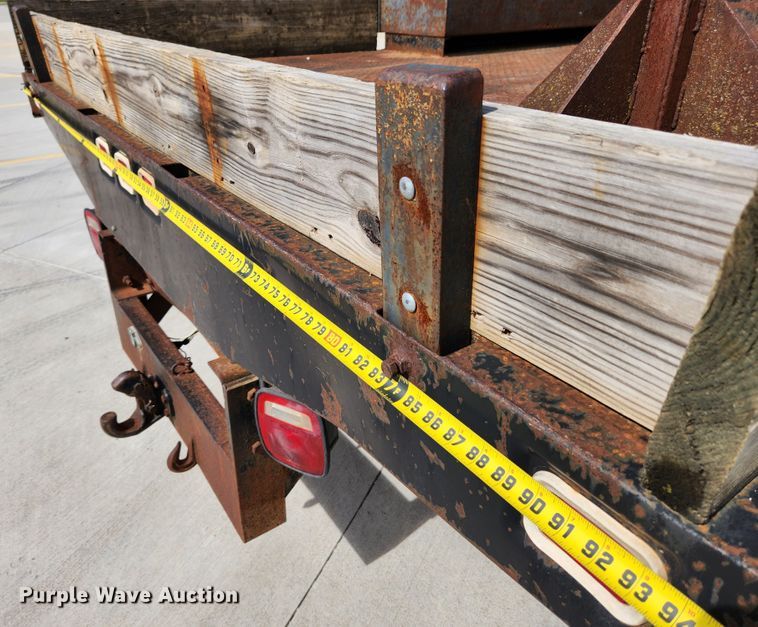 image for item MK9356 2000 Chevrolet 3500HD  flatbed pickup truck