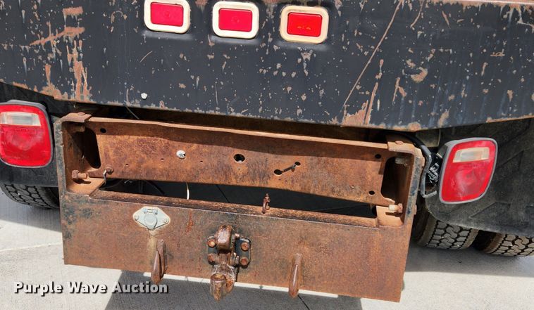 image for item MK9356 2000 Chevrolet 3500HD  flatbed pickup truck