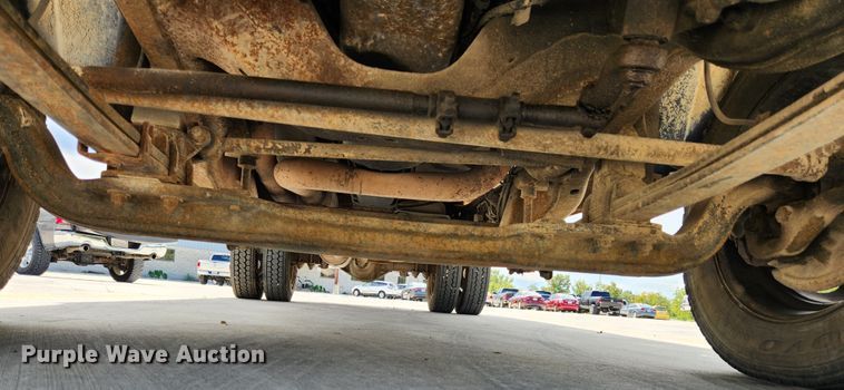 image for item MK9356 2000 Chevrolet 3500HD  flatbed pickup truck