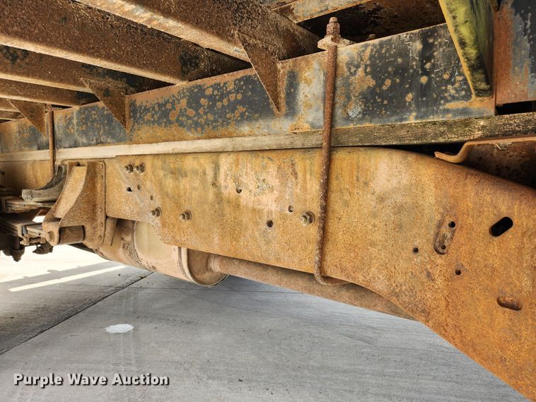 image for item MK9356 2000 Chevrolet 3500HD  flatbed pickup truck