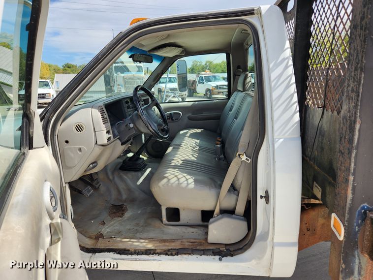 image for item MK9356 2000 Chevrolet 3500HD  flatbed pickup truck