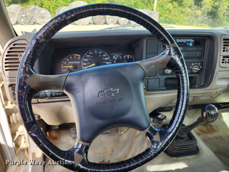 image for item MK9356 2000 Chevrolet 3500HD  flatbed pickup truck