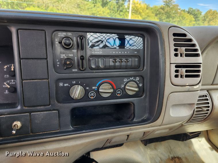 image for item MK9356 2000 Chevrolet 3500HD  flatbed pickup truck