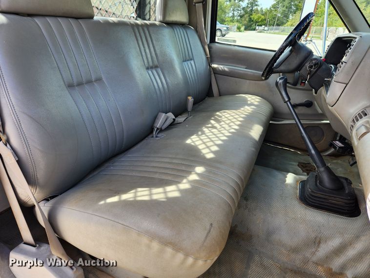 image for item MK9356 2000 Chevrolet 3500HD  flatbed pickup truck