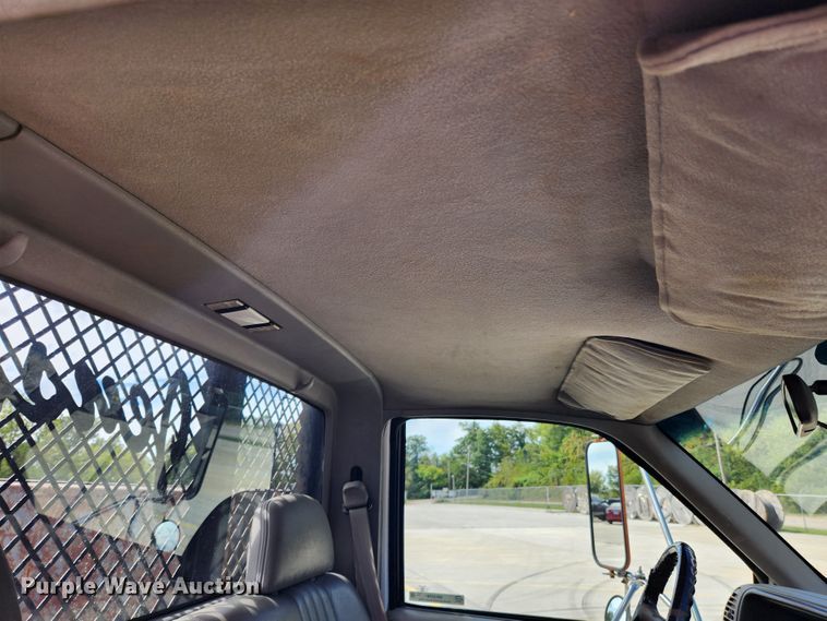 image for item MK9356 2000 Chevrolet 3500HD  flatbed pickup truck