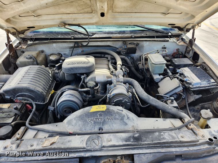 image for item MK9356 2000 Chevrolet 3500HD  flatbed pickup truck