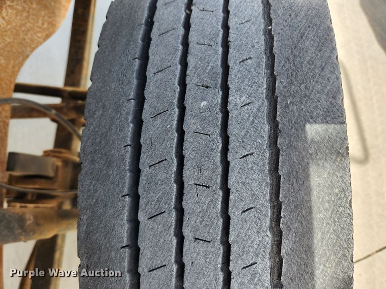 image for item MK9356 2000 Chevrolet 3500HD  flatbed pickup truck