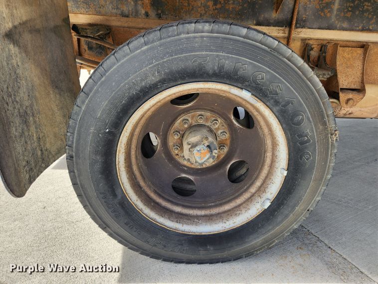 image for item MK9356 2000 Chevrolet 3500HD  flatbed pickup truck